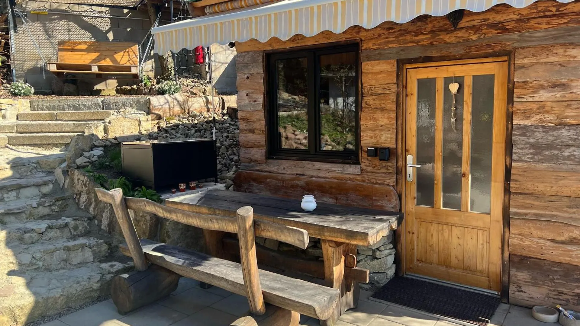 アパート Henrys Cozy Tiny House - Ruhig, Garten, Terrasse ヴュルツブルク
