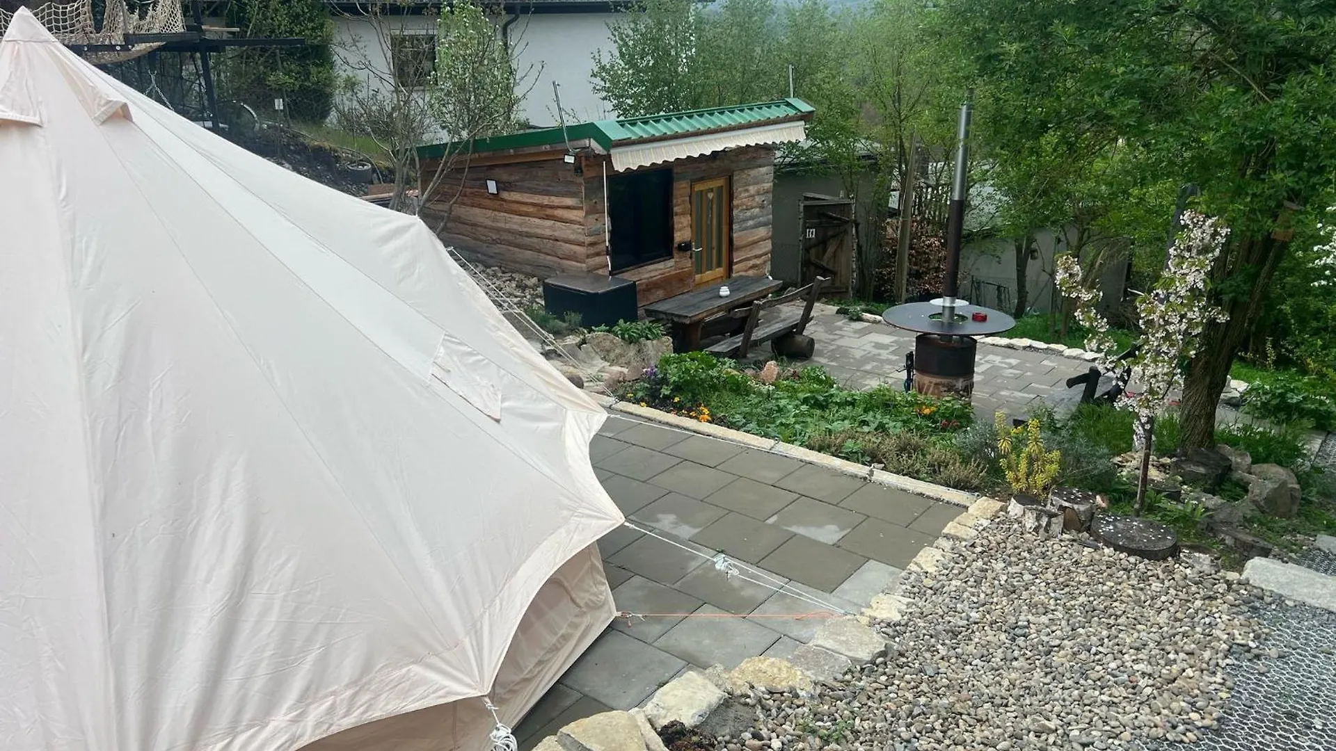 Henrys Cozy Tiny House - Ruhig, Garten, Terrasse ヴュルツブルク ドイツ